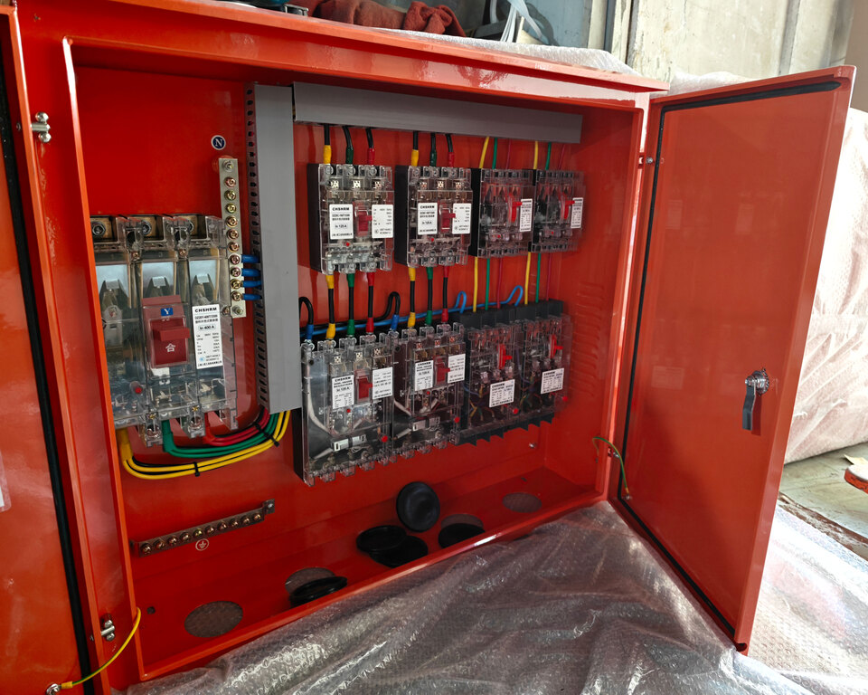 Dengan infrastruktur global yang semakin panas, bagaimanakah piawaian pengagihan kuasa untuk tapak pembinaan dapat bersaing? Ouyue Electric telah melancarkan Peti Dua Pintu Luaran Kiri dan Kanan Keluli Tahan Karat perlindungan tinggi